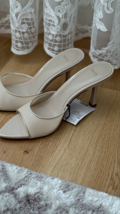 нові жіночі Мюлі Mango босоніжки