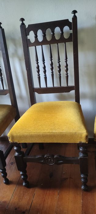 2 cadeiras  antigas
