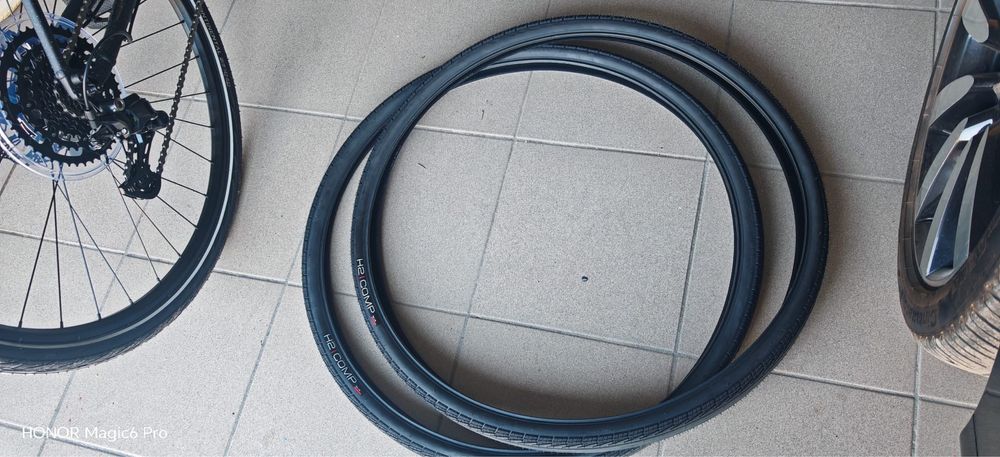 TREK opona hybrydowa BONTRAGER H2 COMP, CZARNY 700C X 35MM