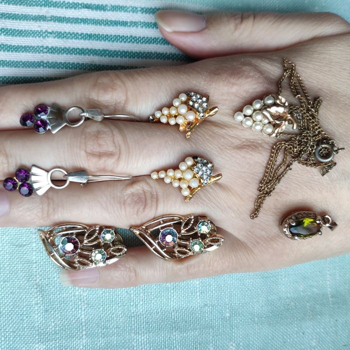 Серьги, клипсы, колье, запонки, кольца, значки СССР