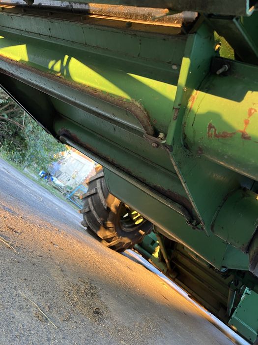 Свіжо привезений John Deere 965
