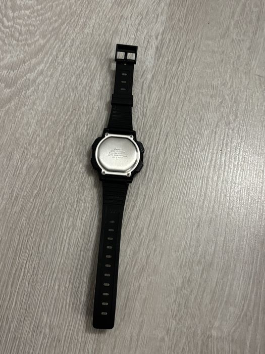 Zegarek Casio AE-1000W-1AVEF Czarny