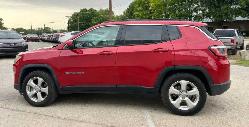 Jeep Compass Latitude      2017