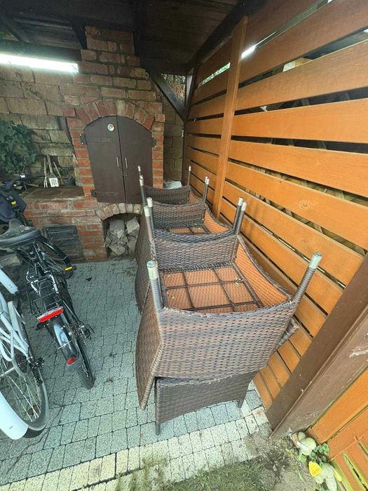 Zestaw rattanowy plus stół i krzesła