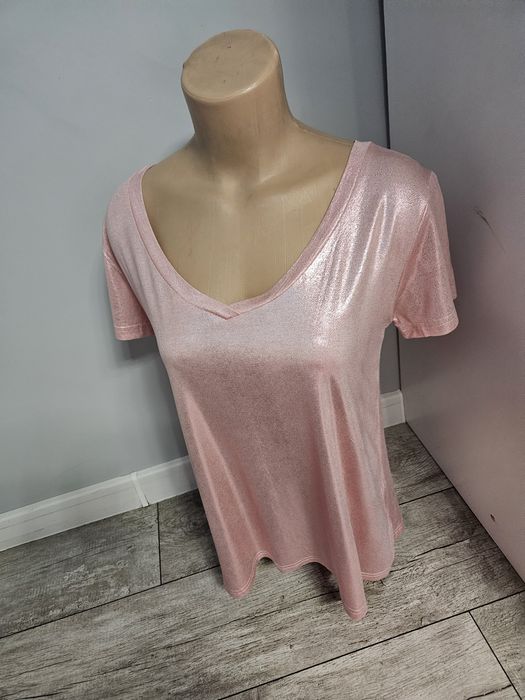 Nowy z metką metaliczny t shirt pudrowy premium