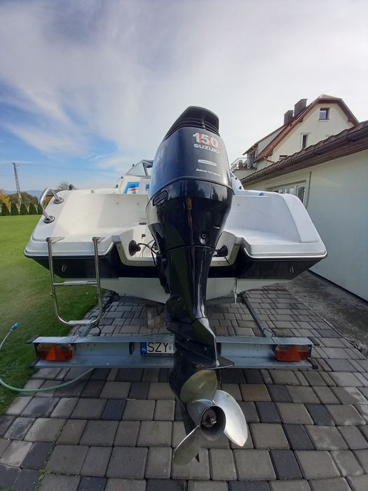 Łódź motorowa, motorówka kabinowa GOTOWA DO PŁYWANIA
