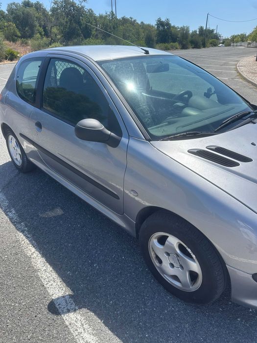 Peugeot 206 comercial em bom estado