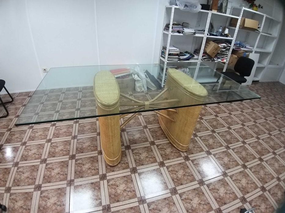 Mesa em bambu com vidro temperado