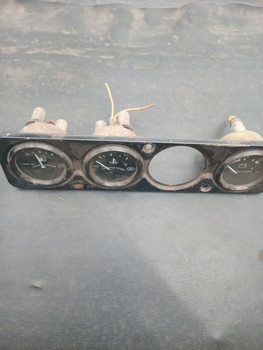 Щиток  приборів.