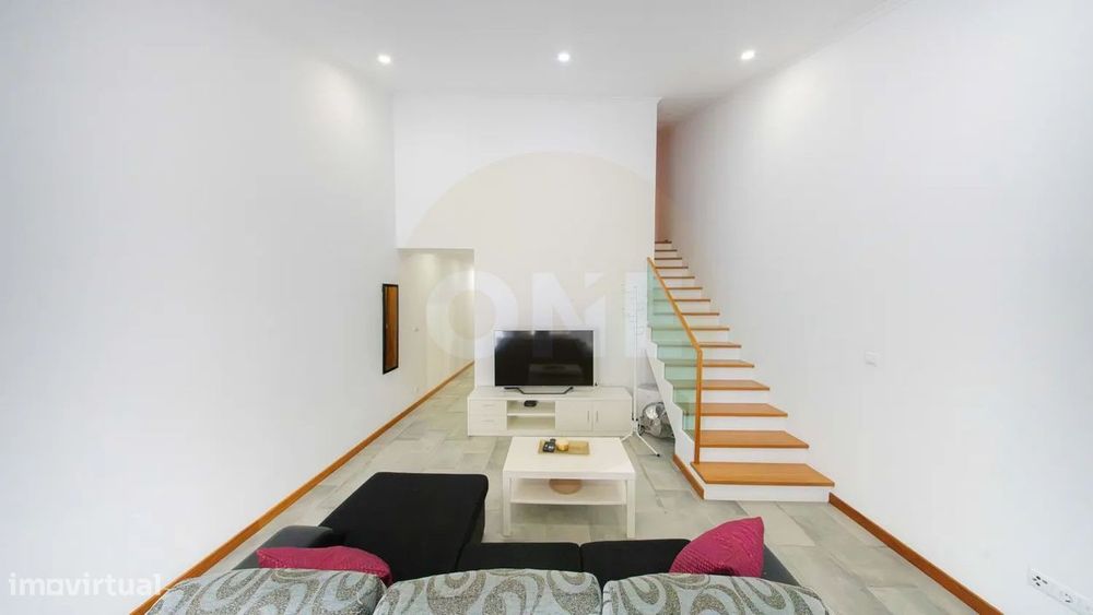 Modern T5 House in the City Center | Excellent Location