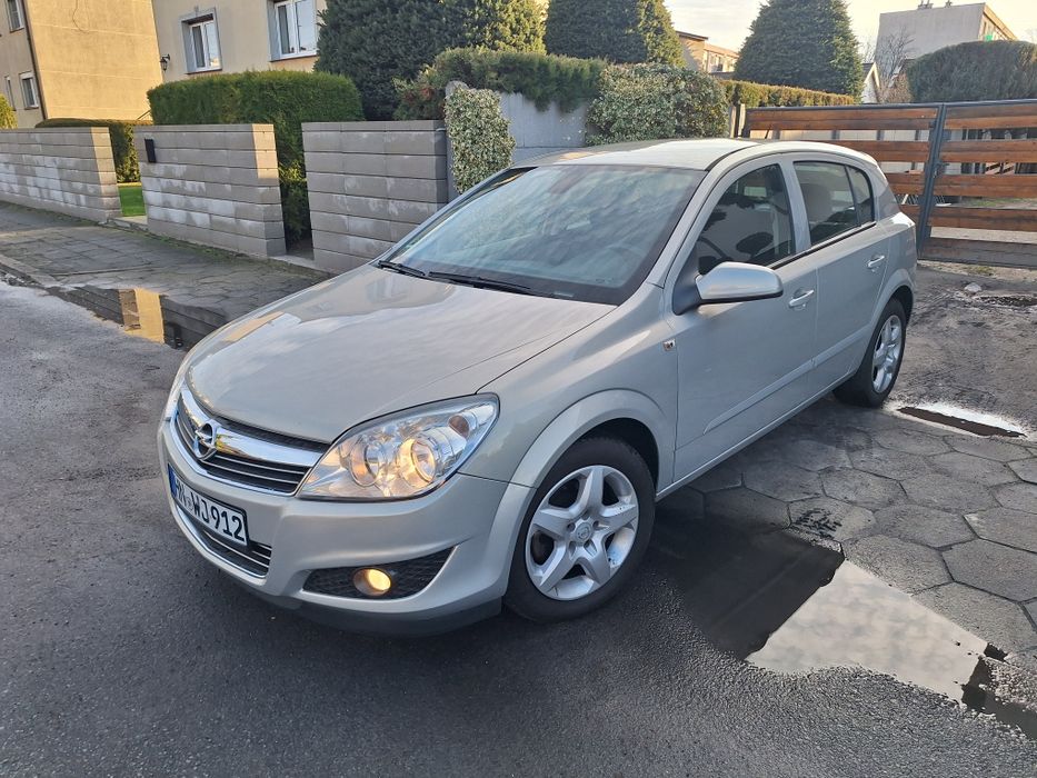 Astra 1.6 Opłacony, 5D, Klimatyzacja ,Ks Serw. Gotowy do jazdy!