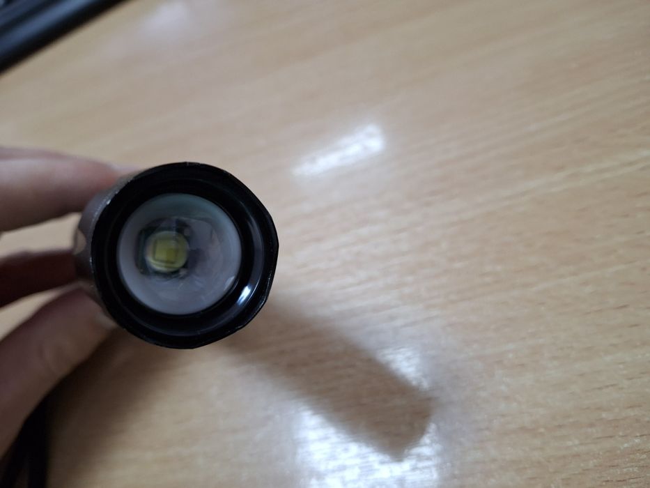 ліхтар ручний XML T6 під великий акумулятор