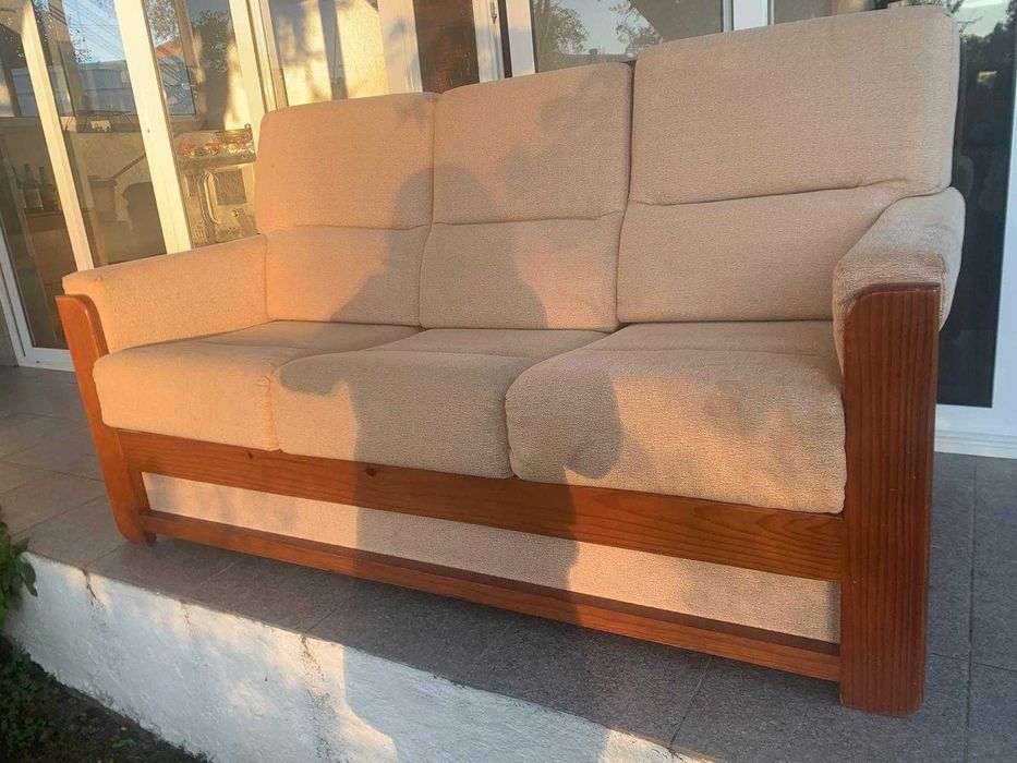 Sofá-Cama em bom estado