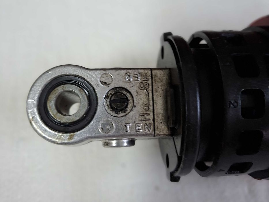 Amortecedor Showa MAL-G01 e Apoio oscilante F MV9