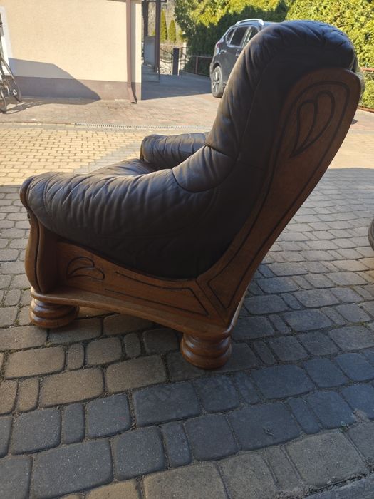 Skórzany fotel i skórzana sofa