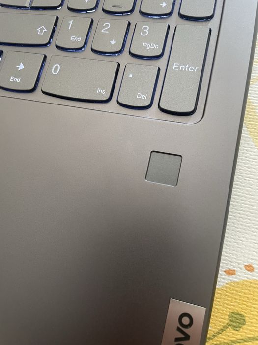 Portátil LeNovo touch 16 polegadas