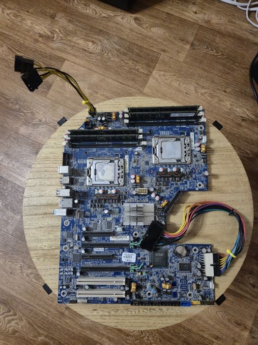 HP Z600 Workstation ジャンク扱い HP Z600 Media Workstation 8 Octo Core 2x E5520 12GB 1TB Quadro