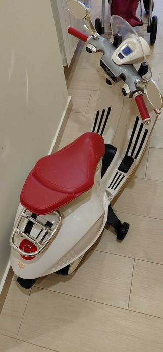vespa a bateria para criança