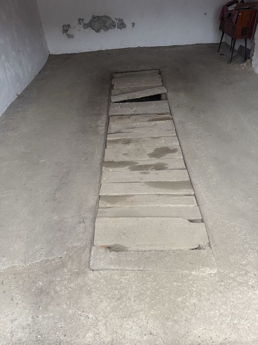 Продам гараж в центрі під легковий автомобіль