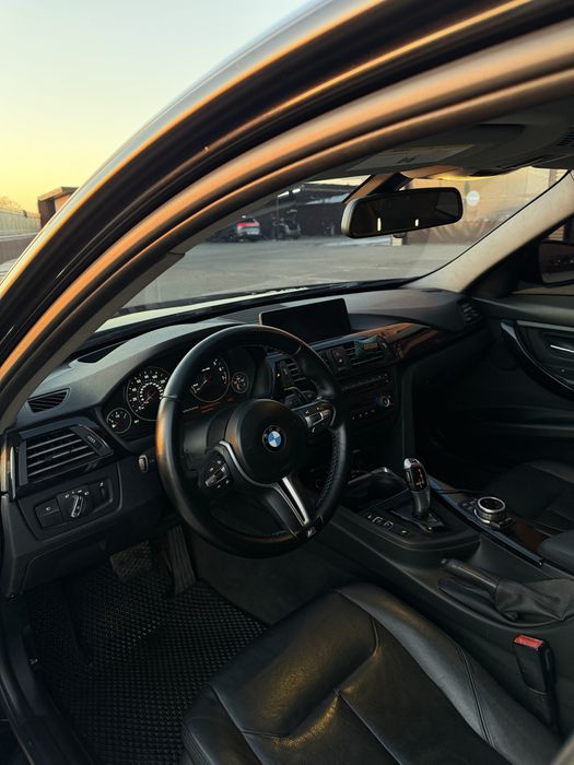 BMW f30 2012 328i задній привід