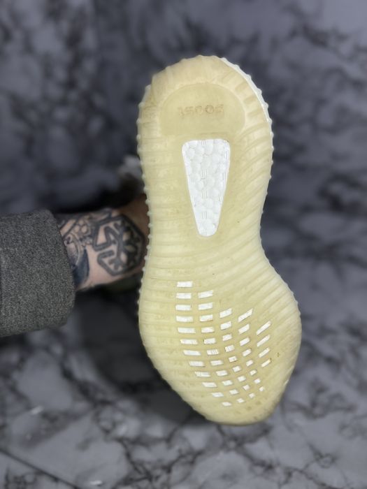 Кроссовки adidas Yeezy boost оригинал размер 38 24,5 см