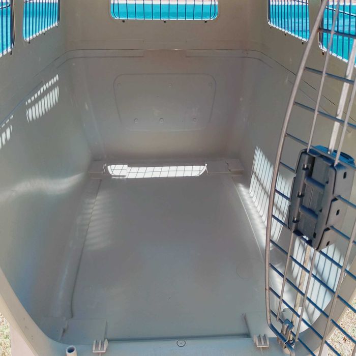 pet carrier/transport/kennel
