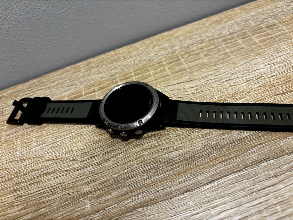 Garmin Fenix 5 Plus - Twoja Niezawodna Mapa i Płatności na Nadgarstku