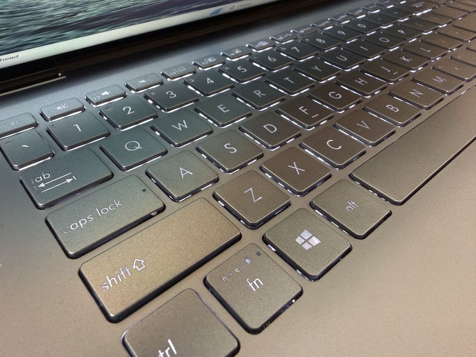 Asus UX564 (Ryzen 7, MX450, 8Gb, 256Gb)