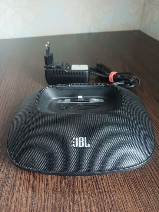 Продам Докстанция JBL OnBeat Micro для iPhone и iPod