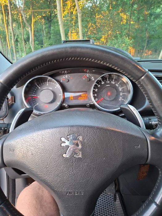 Продаю Peugeot 3008