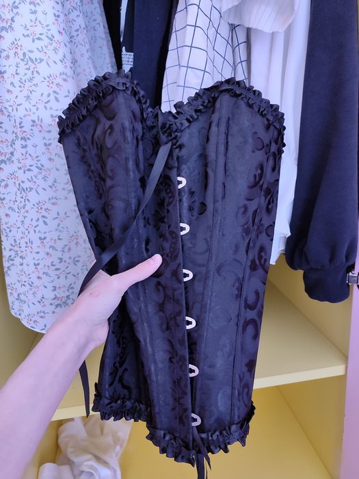 чорний готичний корсет