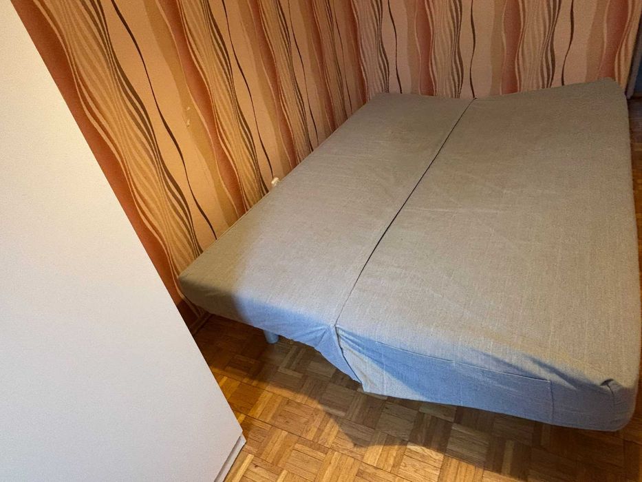 Meble – biurko IKEA MICKE, sofa rozkładana BEDDINGE + fotel – 250 zł