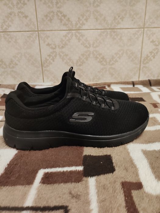 Заголовок: Легкие кроссовки сліпони Skechers Wide Fit Memory Foam, размер 38.5 (25.5 см)