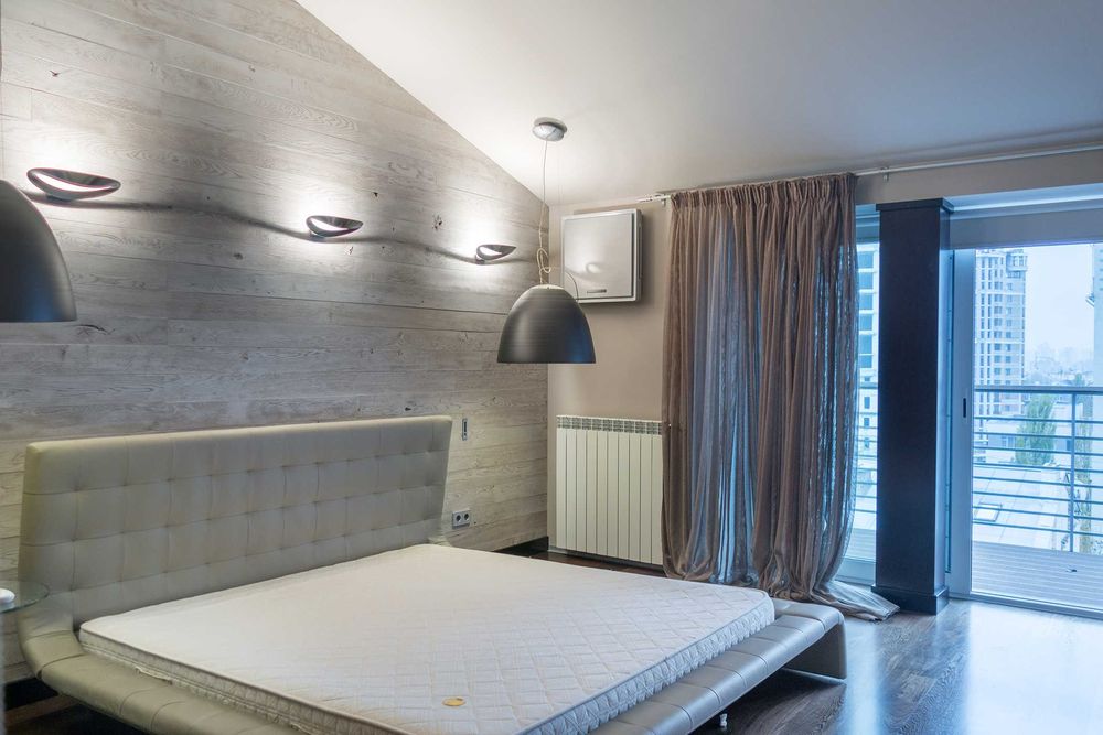 Оренда, вул. Івана Франка, 22-24, 3 кімнати, 180 м², Золоті Ворота