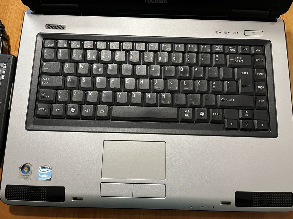 PC portatil TOSHIBA