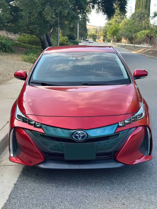Toyota Prius Prime Premium      2017