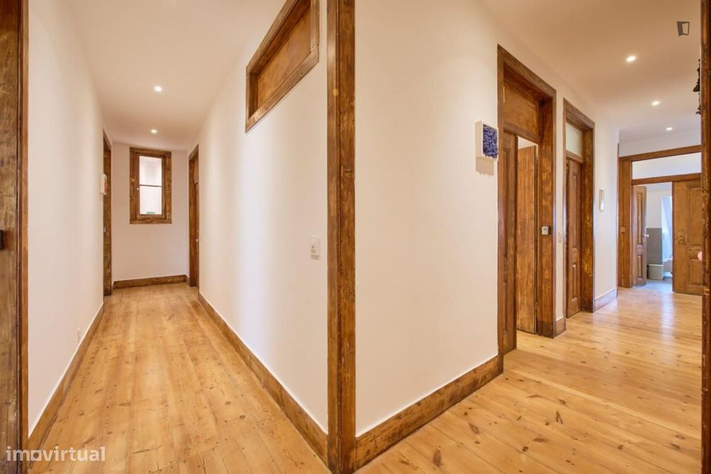 Quarto - localizado em Avenida da Liberdade Lisbon