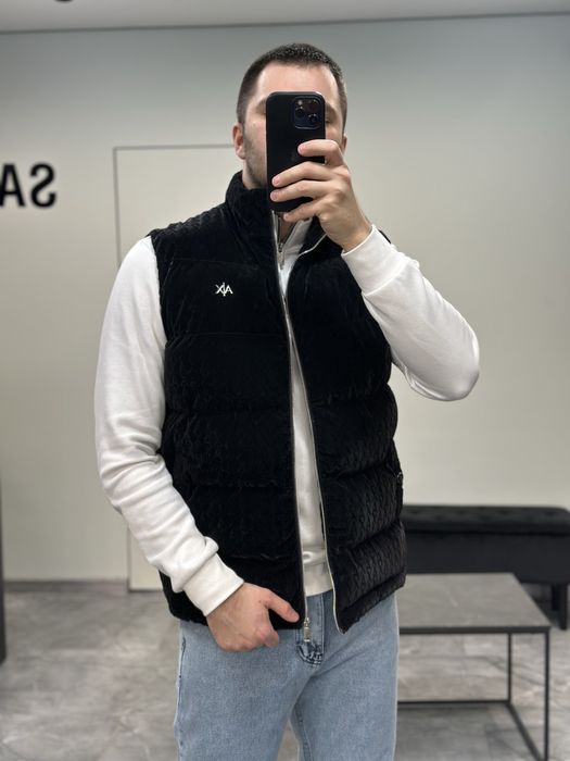 Жилетка Armani велюрова