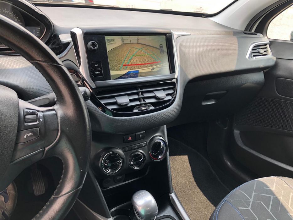 Peugeot 2008 1.5 BlueHDI Style 2019  Full extras