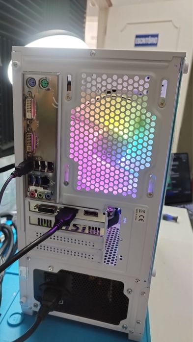 i5-4950 Gtx-1060 1Tb-ss 8gb RAM Roda tudo a mais de 60 fps