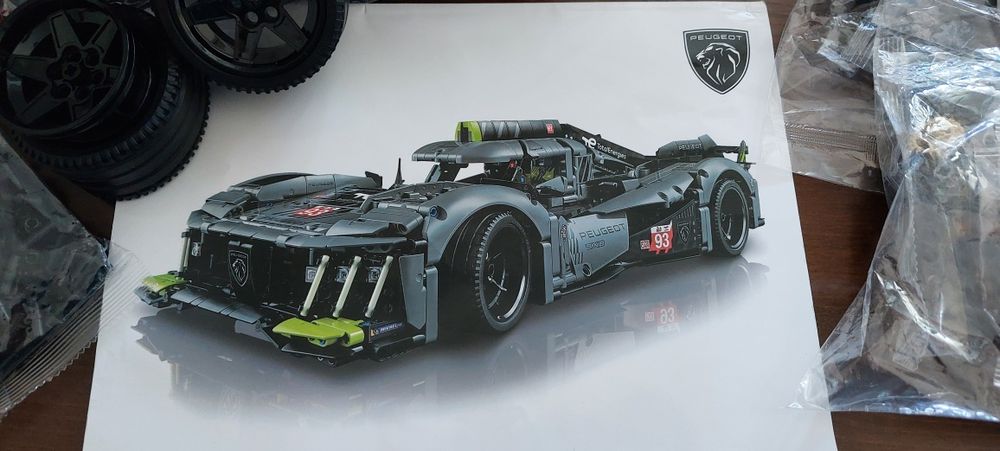 LEGO Technic Peugeot Le Mans Hybrid Hypercar 9x8