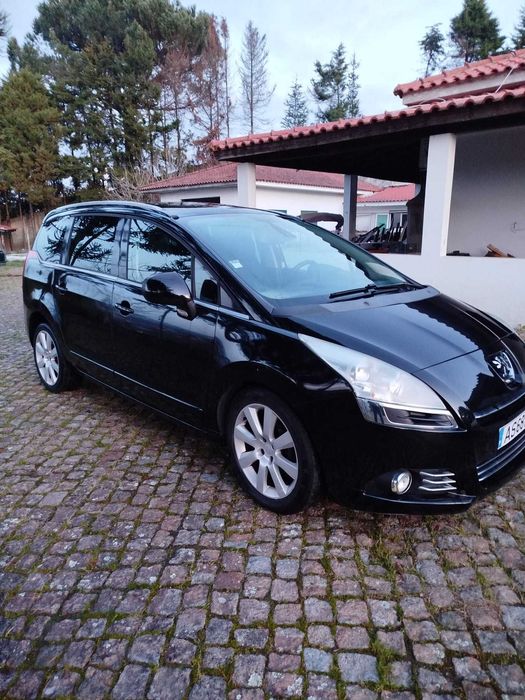 Peugeot 5008 - 5 ou 7 lugares 20212