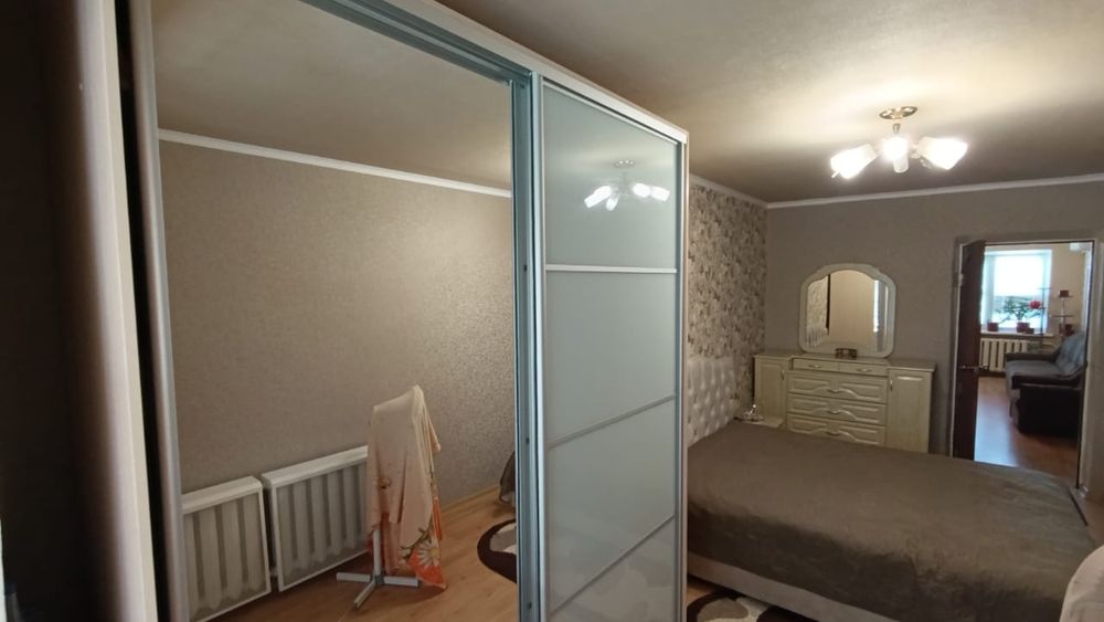 Продаю трёхкомнатнаю квартиру с гаражем в Славянске