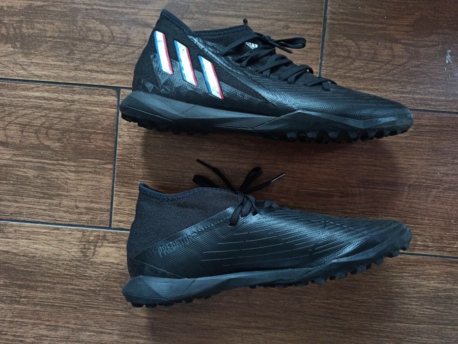 Turfy Adidas Predator