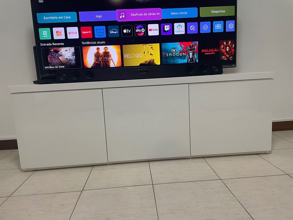 Móvel lacado branco  alto brilho