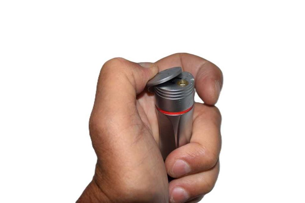 Isqueiro Marlboro com formato invulgar