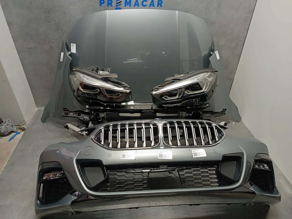 BMW 2 F44 Передня панель, телевізор