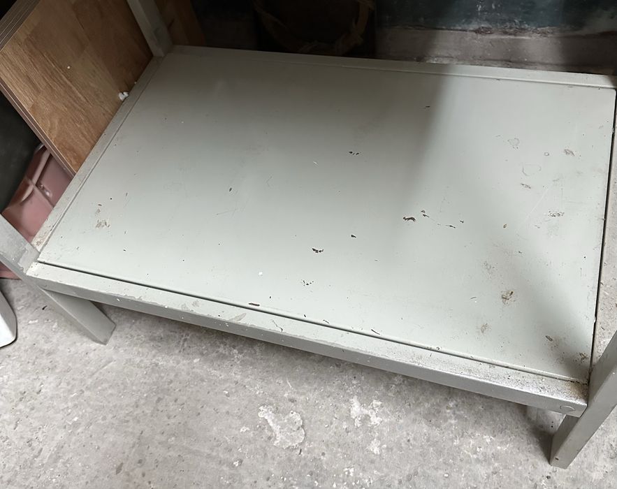 Стол металлический слесарный