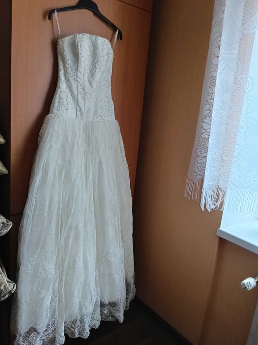 Продам платье. Цвет шампань