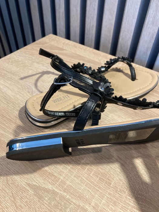 Nowe sandałki damskie Primark